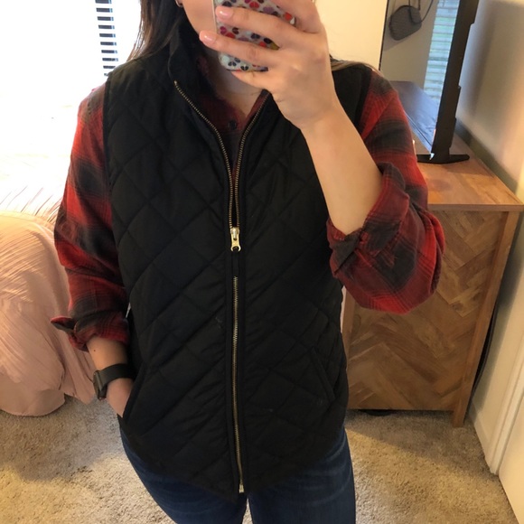 Quilted Black Vest Old Navy - Picture 2 of 3